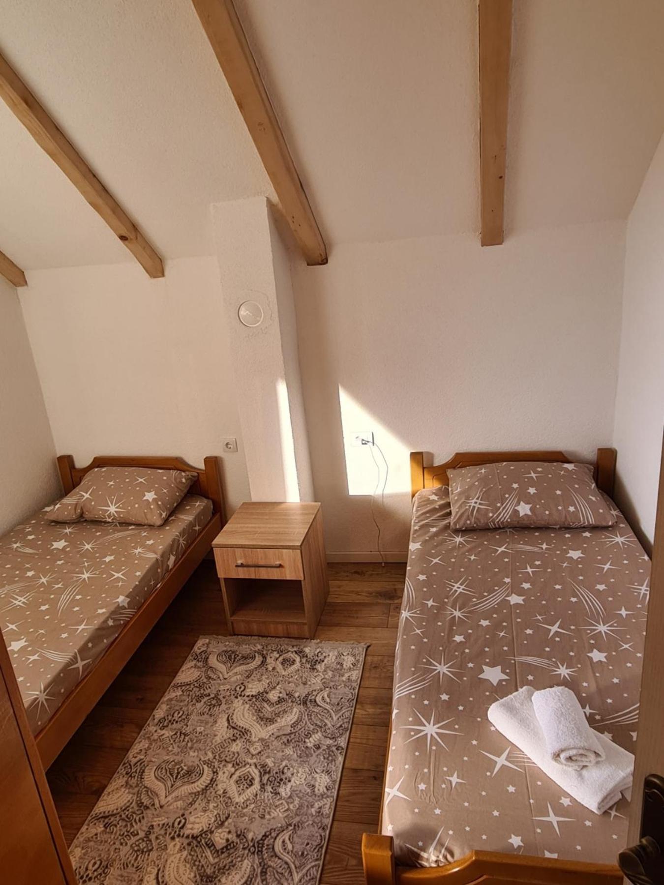 Bungalows Malagic Gusinje Exterior foto